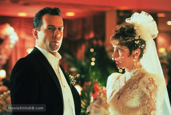 Mortal Thoughts - Publicity still of Glenne Headly & Bruce Willis Mortal Thoughts - Publicity still of Glenne Headly & Bruce Willis