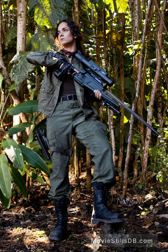 Predators Publicity Still Of Alice Braga