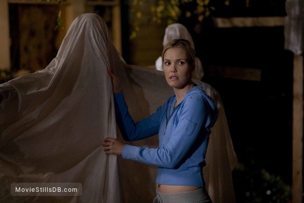 Trick 'r Treat - Publicity still of Leslie Bibb Trick 'r Treat - Publicity still of Leslie Bibb
