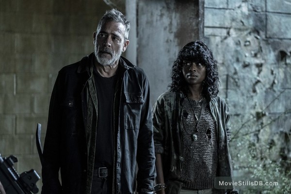 The Walking Dead Episode 11x17 Publicity Still Of Jeffrey Dean Morgan Medina Senghore