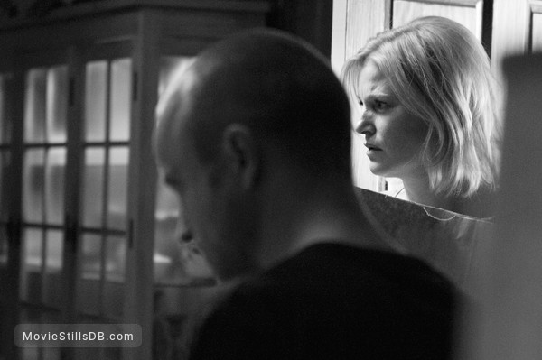 Breaking Bad - Publicity still of Aaron Paul & Anna Gunn Breaking Bad - Publicity still of Aaron Paul & Anna Gunn