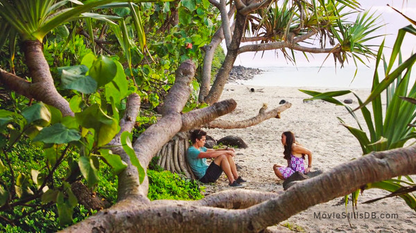 Mako Mermaids - Episode 2x03 publicity still of Chai Hansen & Alex