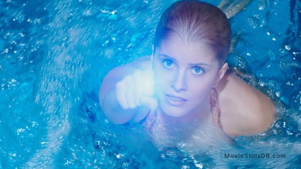 Mako Mermaids - Episode 1x26 publicity still of Amy Ruffle