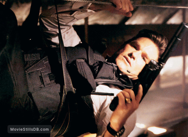 Executive Decision - Publicity still of Kurt Russell Executive Decision - Publicity still of Kurt Russell